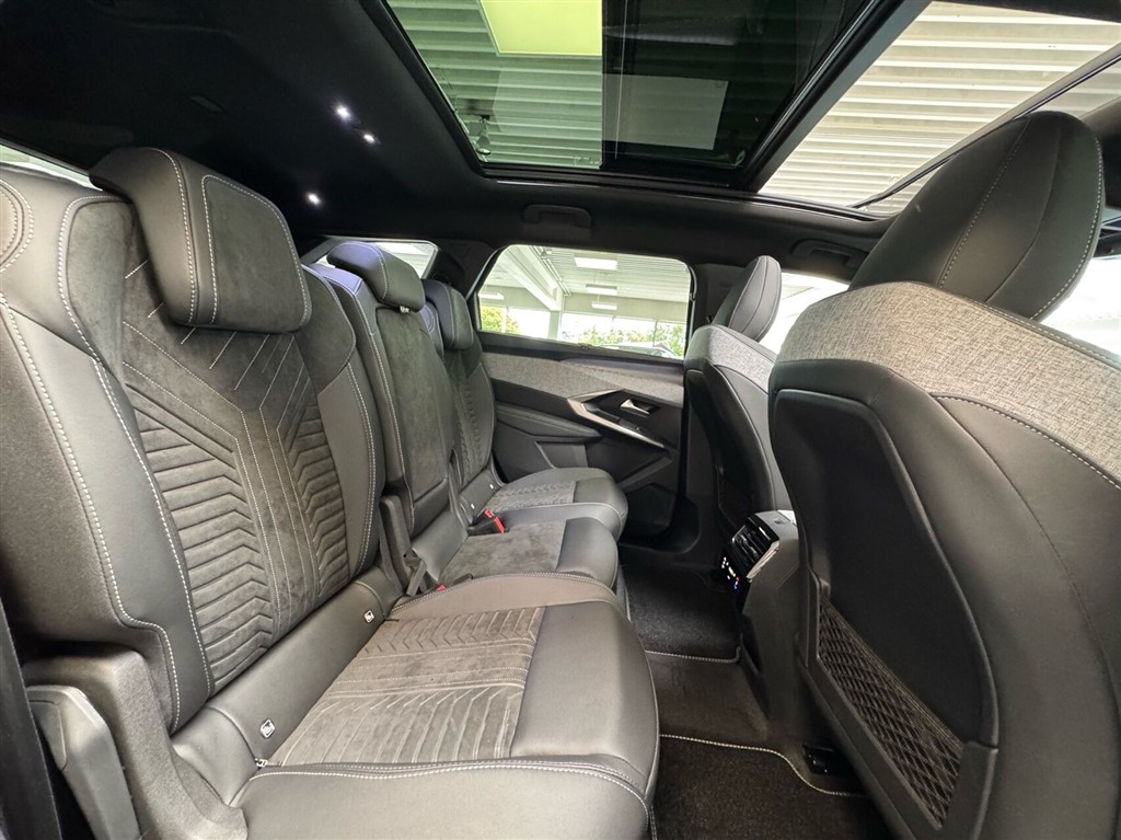 Peugeot e-5008 EL GT Pack 210HK 5d Aut. - Image 15