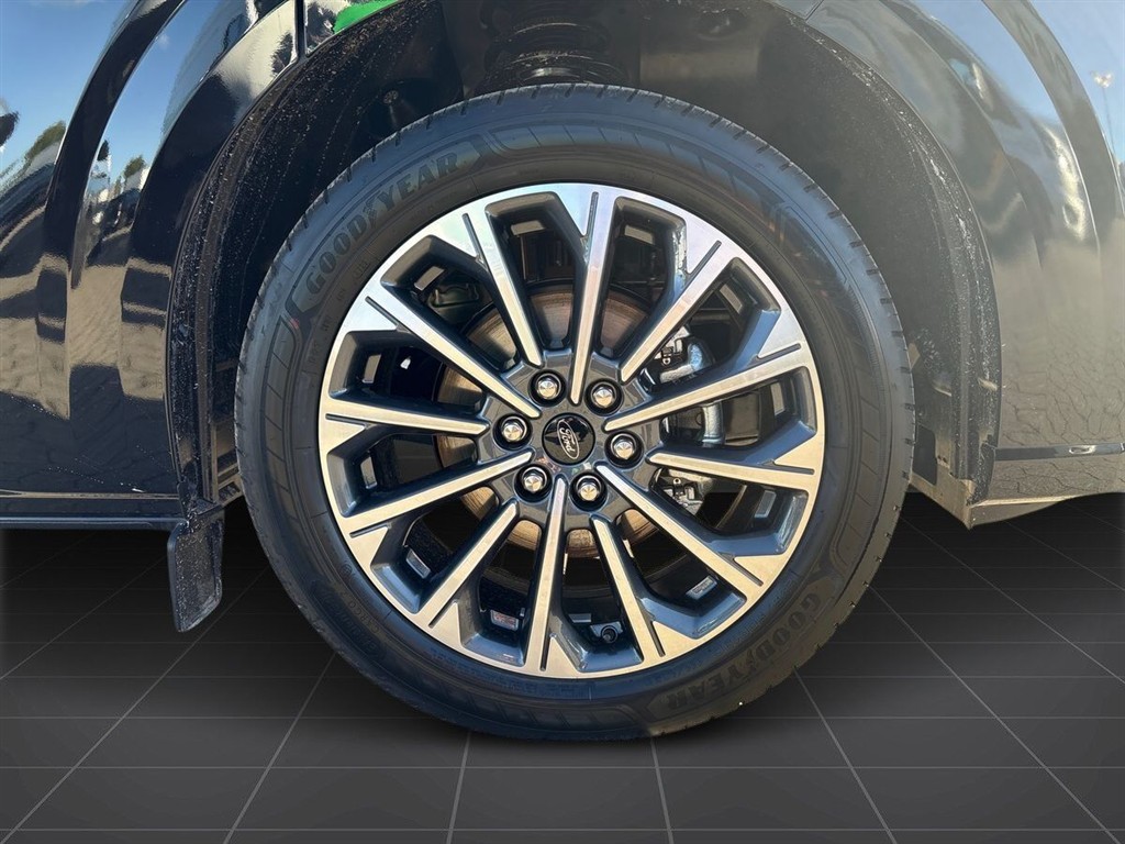 Ford E-Tourneo Custom 340 L2H1 EL Titanium X 218HK Aut. - Image 6
