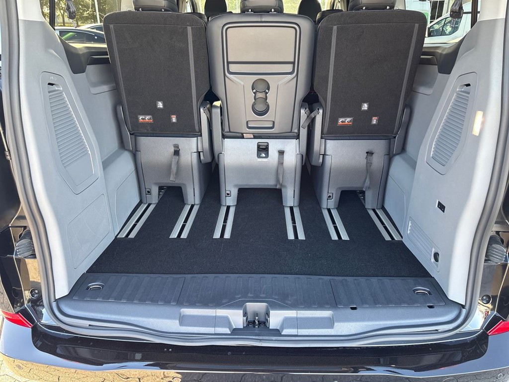Ford E-Tourneo Custom 340 L2H1 EL Titanium X 218HK Aut. - Image 13
