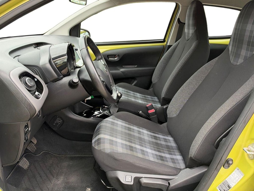 Peugeot 108 1,0 e-Vti Allure+ 72HK 5d - Image 10