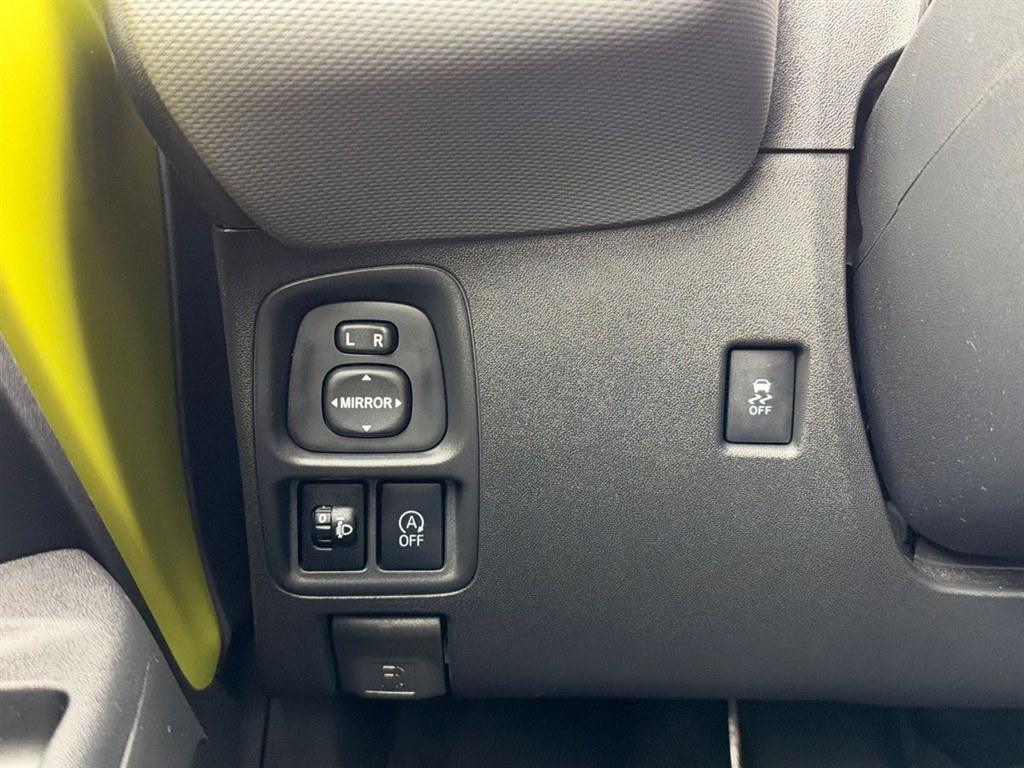 Peugeot 108 1,0 e-Vti Allure+ 72HK 5d - Image 18