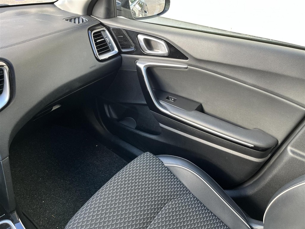 Kia Ceed SW 1,6 GDI PHEV Plugin-hybrid Upgrade DCT 141HK Stc 6g Aut. - Image 28