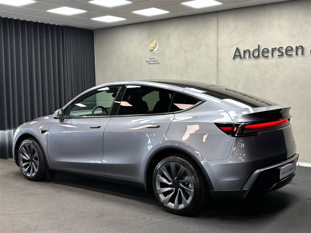 Tesla Model Y EL Premium Long Range RWD 347HK 5d Aut. - Image 3