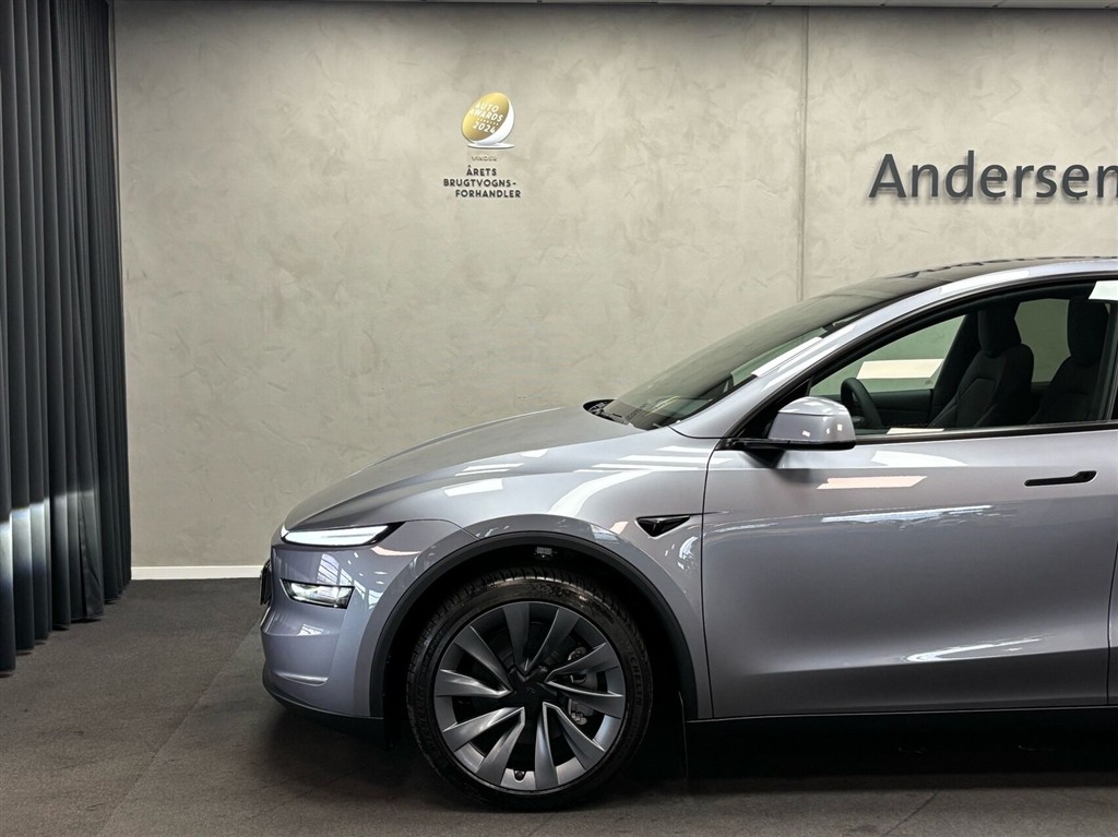 Tesla Model Y EL Premium Long Range RWD 347HK 5d Aut. - Image 4