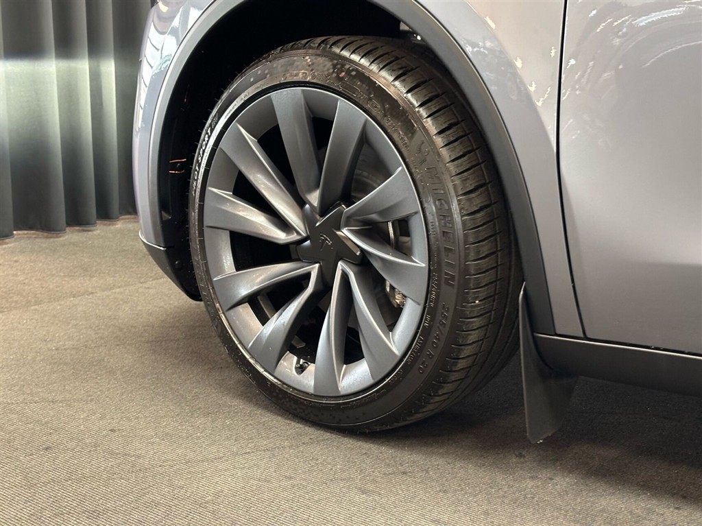 Tesla Model Y EL Premium Long Range RWD 347HK 5d Aut. - Image 5