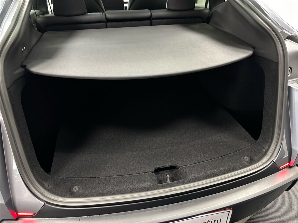Tesla Model Y EL Premium Long Range RWD 347HK 5d Aut. - Image 6