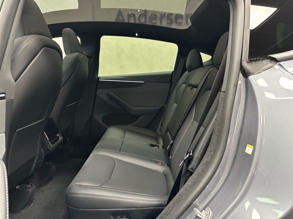 Tesla Model Y EL Premium Long Range RWD 347HK 5d Aut. - Image 11