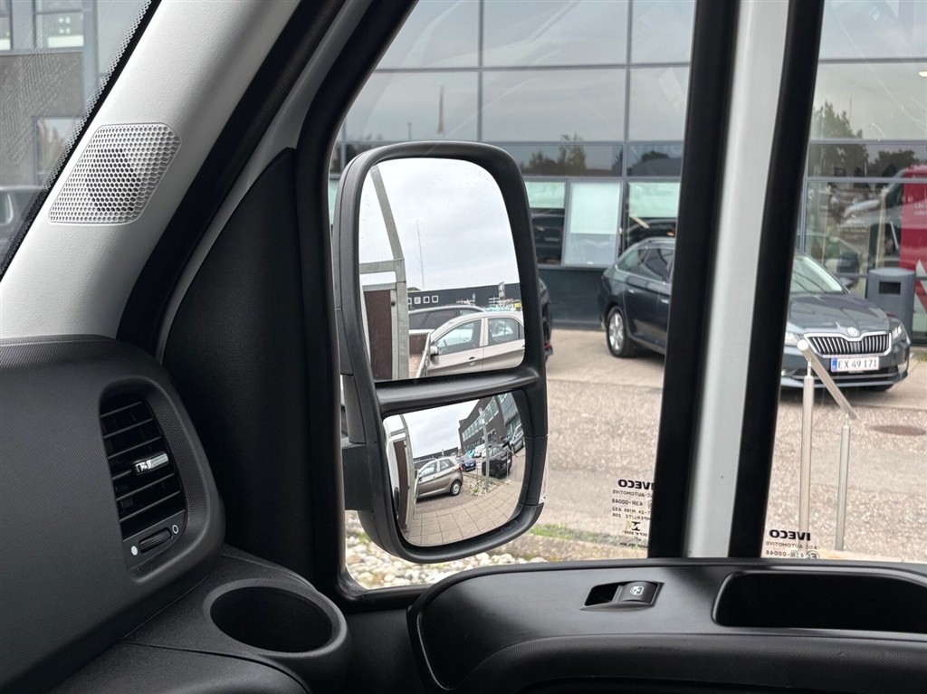 Iveco Daily 35S14 10,8m3 2,3 D 136HK Van 6g - Image 14
