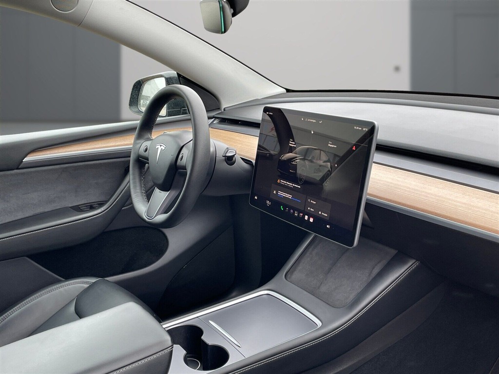Tesla Model Y EL Performance AWD 534HK 5d Aut. - Image 9