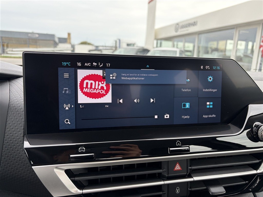 Citroën e-C4 X EL Plus 156HK 5d Aut. - Image 19
