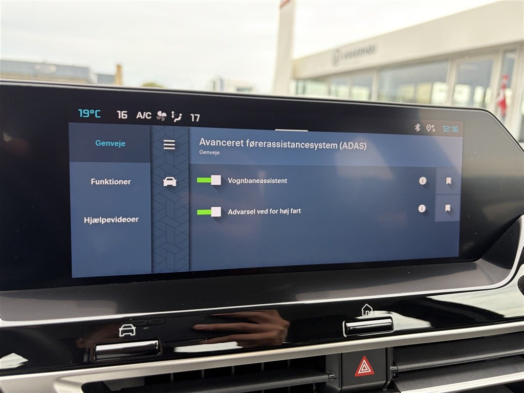 Citroën e-C4 X EL Plus 156HK 5d Aut. - Image 20