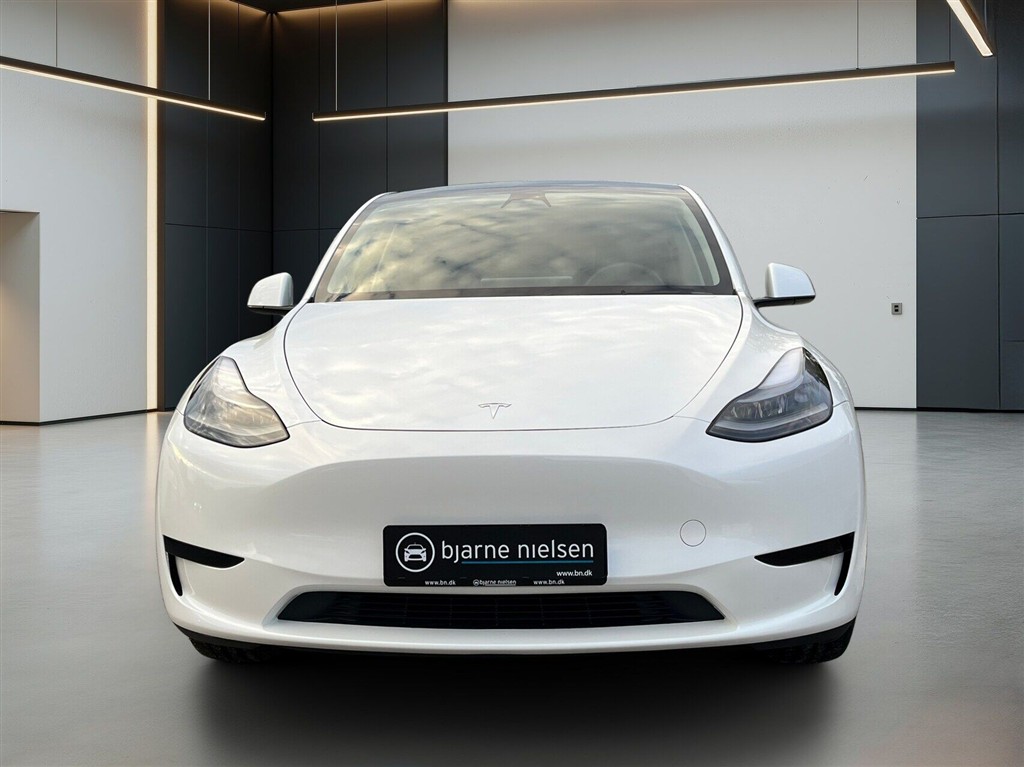Tesla Model Y EL RWD 299HK 5d Aut. - Image 2