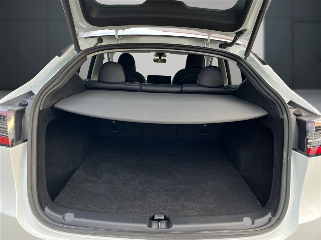 Tesla Model Y EL RWD 299HK 5d Aut. - Image 7