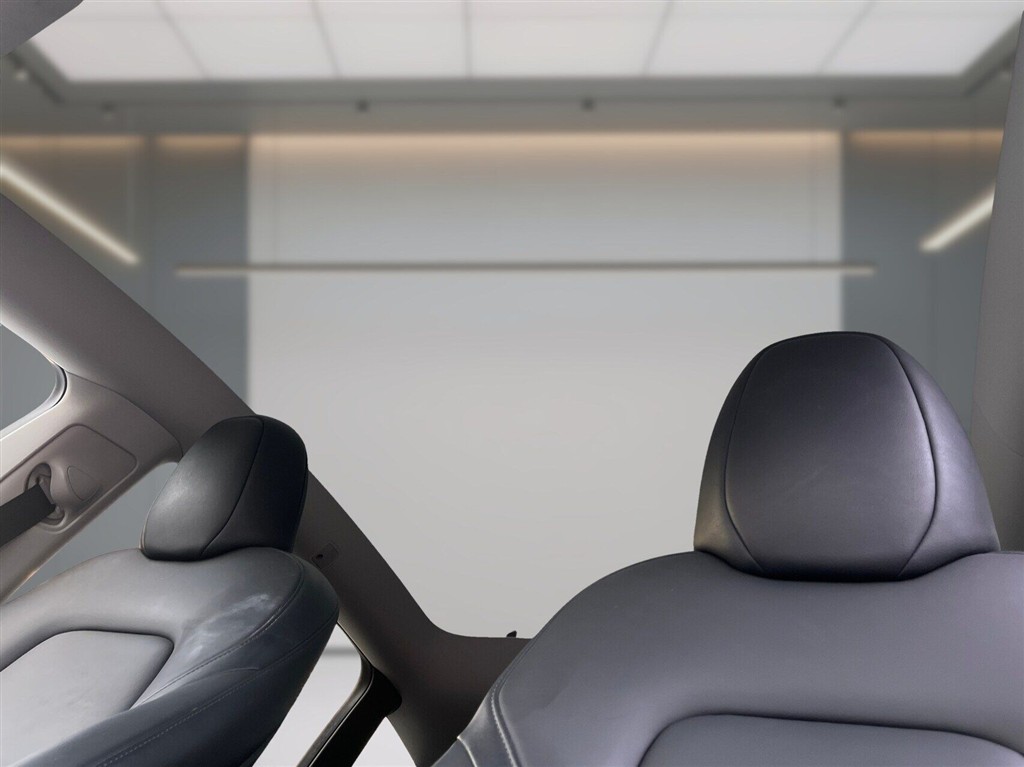 Tesla Model Y EL RWD 299HK 5d Aut. - Image 10