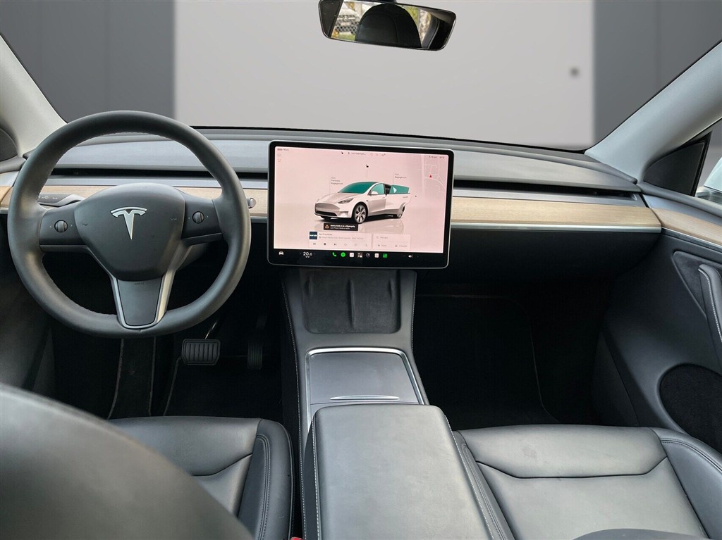 Tesla Model Y EL RWD 299HK 5d Aut. - Image 12