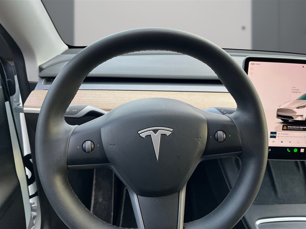 Tesla Model Y EL RWD 299HK 5d Aut. - Image 13