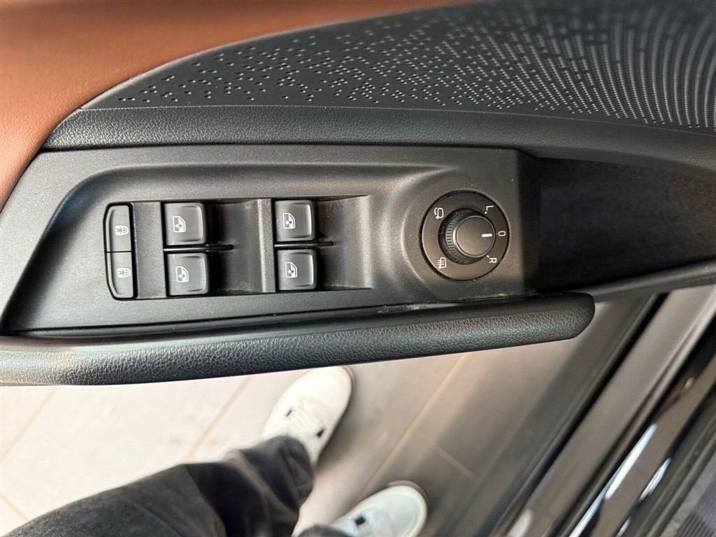 Skoda Enyaq 80 iV Selection ecoSuite 204HK 5d Aut. - Image 18