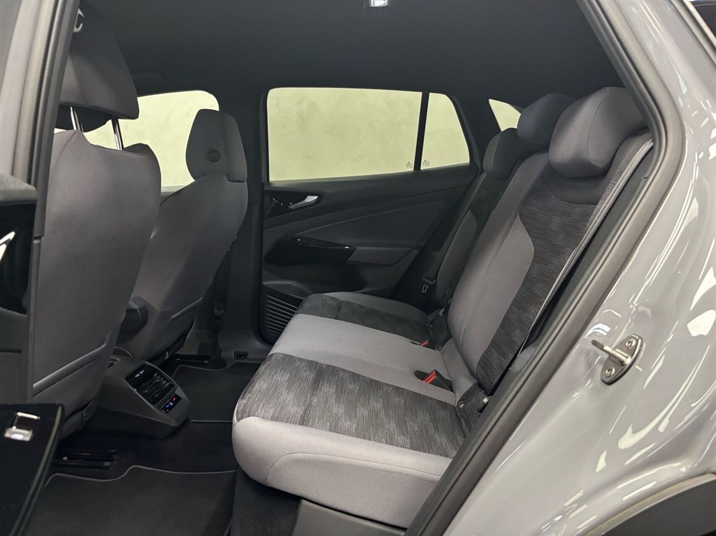 VW ID.4 EL Pro Performance 204HK 5d Aut. - Image 8