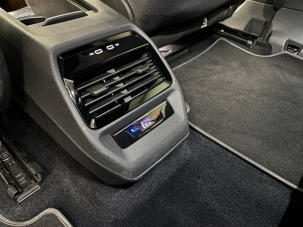 VW ID.4 EL Pro Performance 204HK 5d Aut. - Image 9