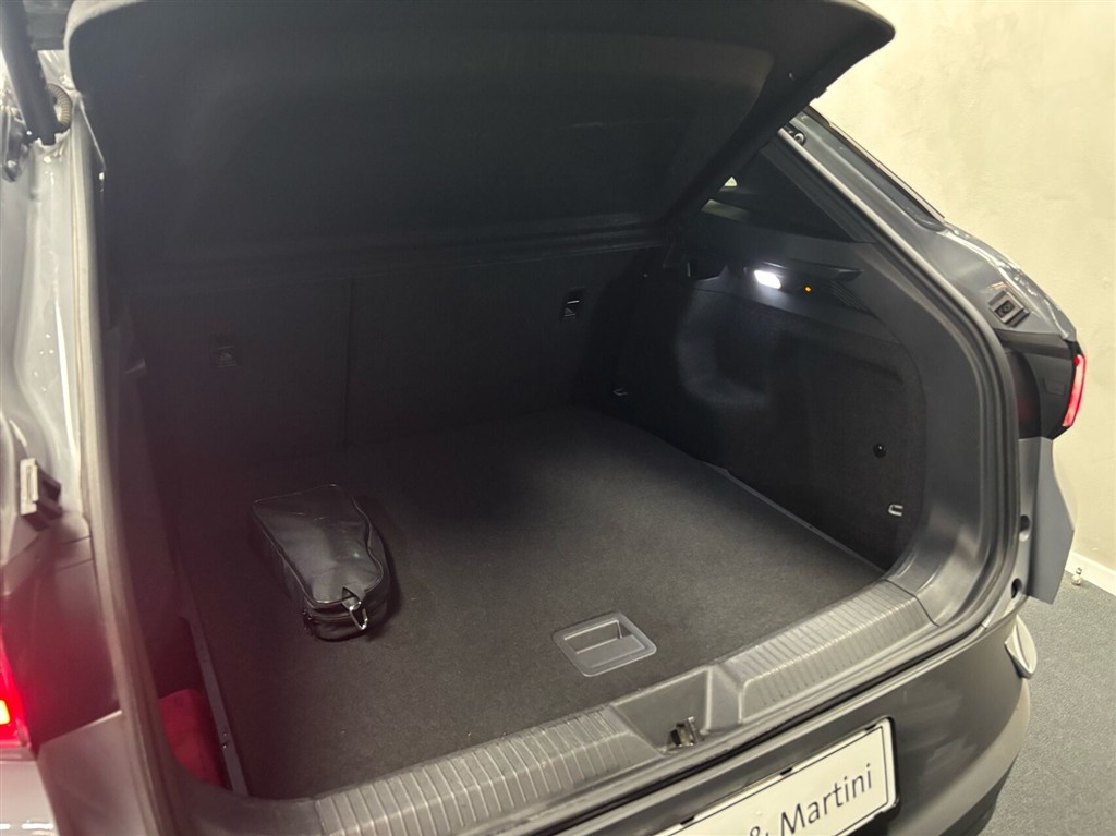 VW ID.4 EL Pro Performance 204HK 5d Aut. - Image 11