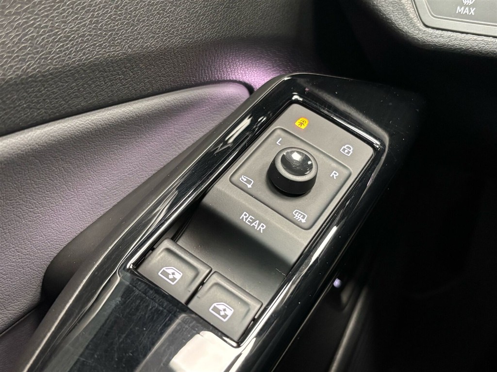 VW ID.4 EL Pro Performance 204HK 5d Aut. - Image 37