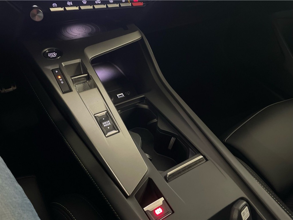 Peugeot e-408 EL GT 210HK 5d Aut. - Image 9