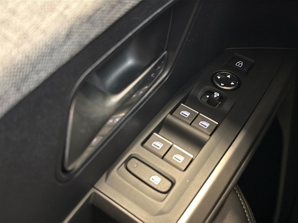 Peugeot e-3008 EL GT 210HK 5d Aut. - Image 17
