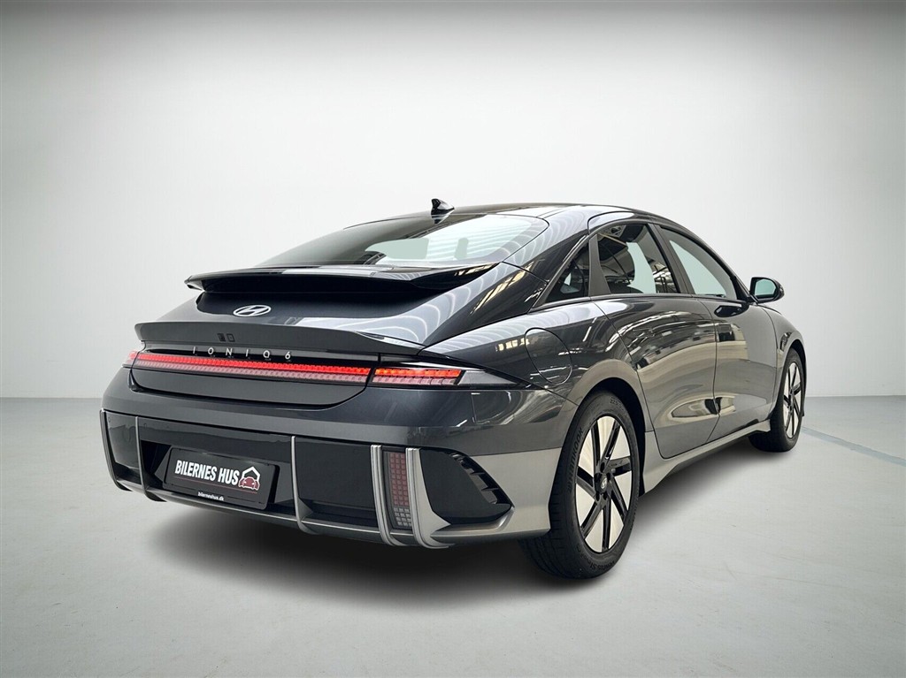 Hyundai Ioniq 6 Electric 77,4 kWh Essential 229HK Aut. - Image 2