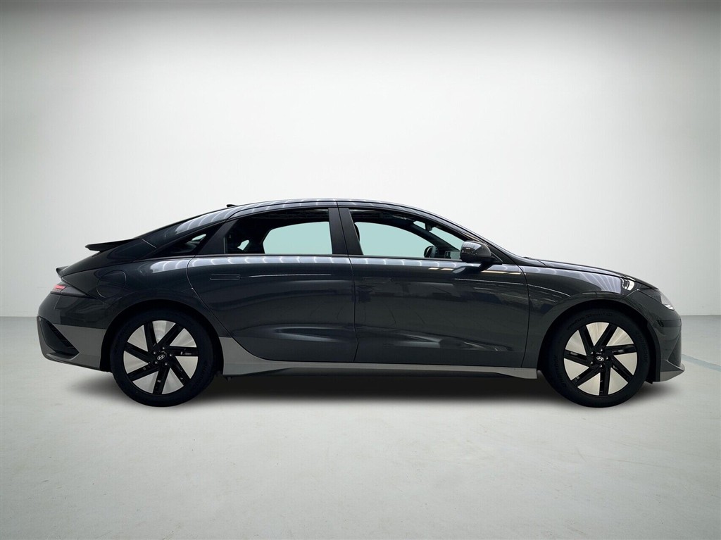 Hyundai Ioniq 6 Electric 77,4 kWh Essential 229HK Aut. - Image 6