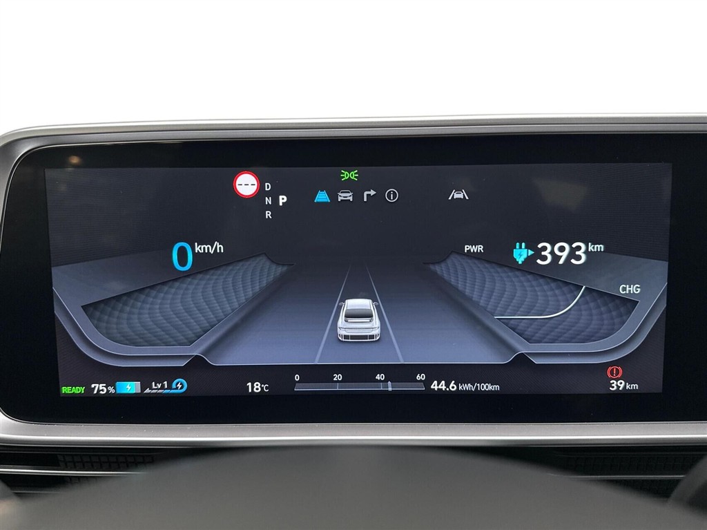 Hyundai Ioniq 6 Electric 77,4 kWh Essential 229HK Aut. - Image 15