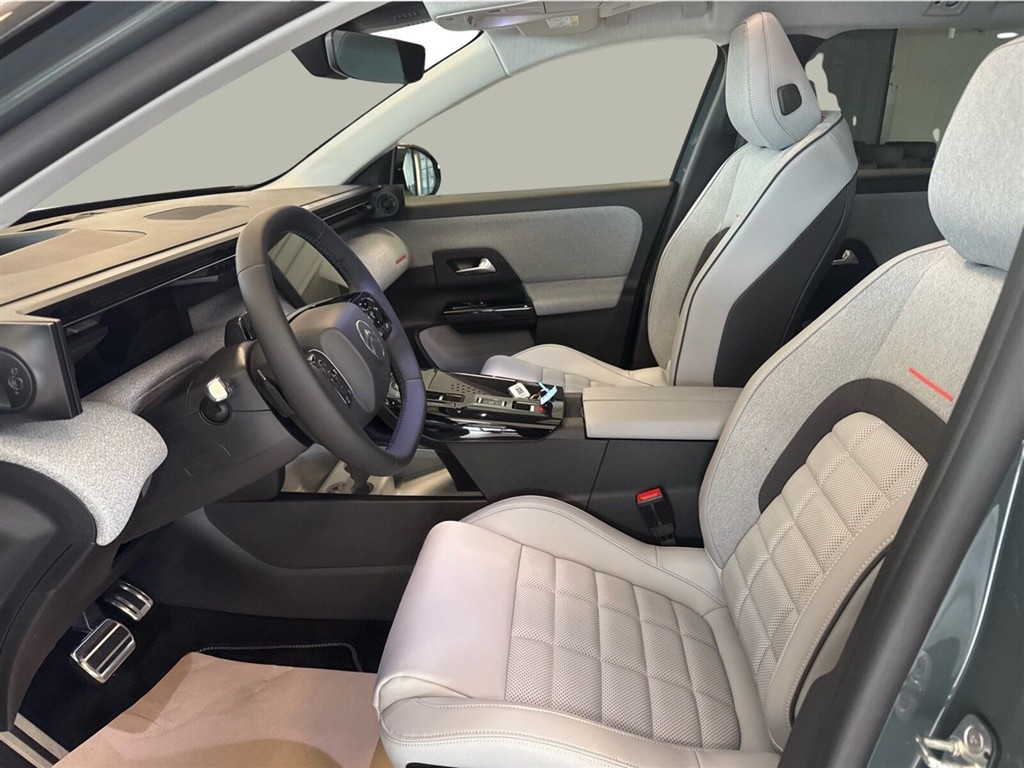 Citroën e-C5 Aircross EL VTR Sport 210HK 5d Aut. - Image 11