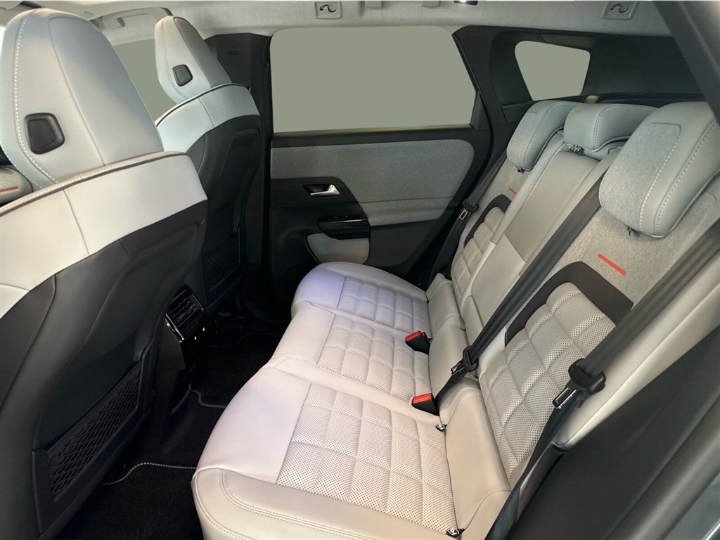 Citroën e-C5 Aircross EL VTR Sport 210HK 5d Aut. - Image 12