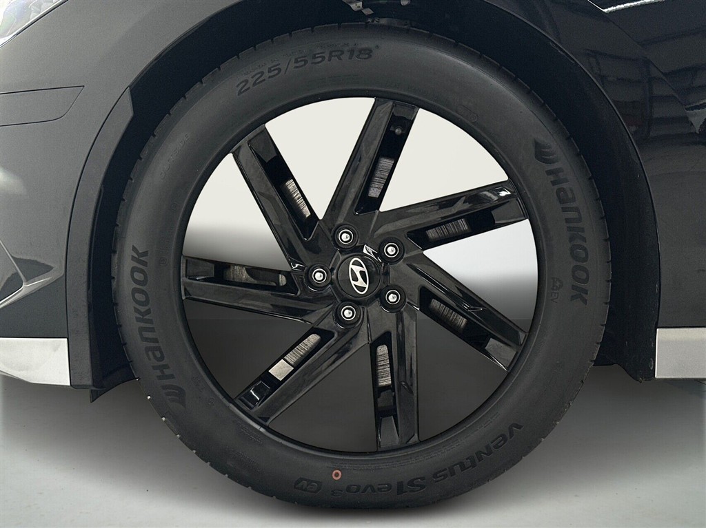 Hyundai Ioniq 6 Electric 53 kWh Essential 151HK Aut. - Image 9