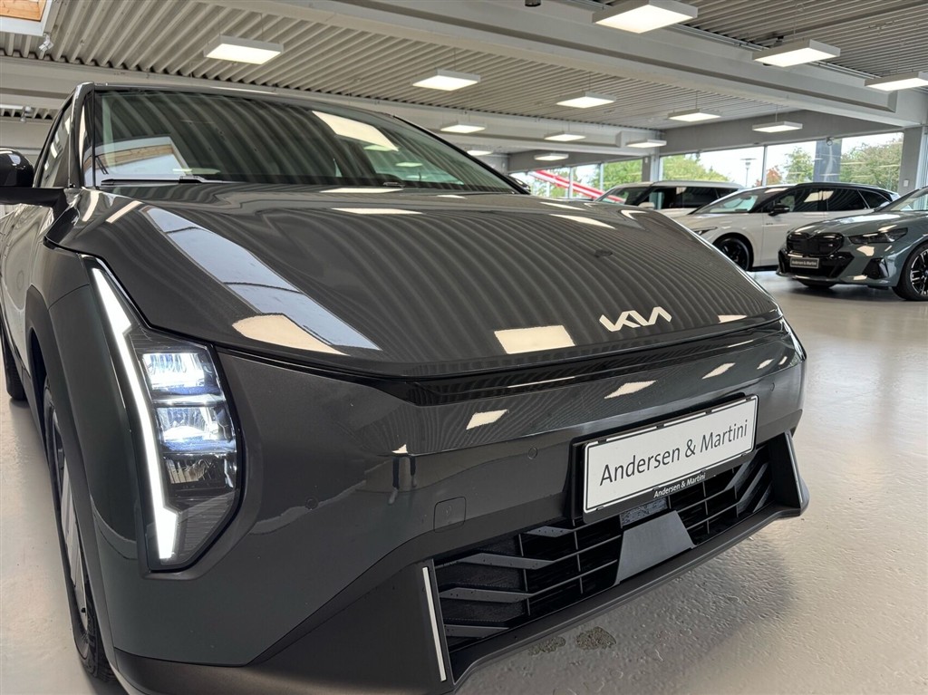 Kia EV4 Standard Range Access 204HK 5d Aut. - Image 3