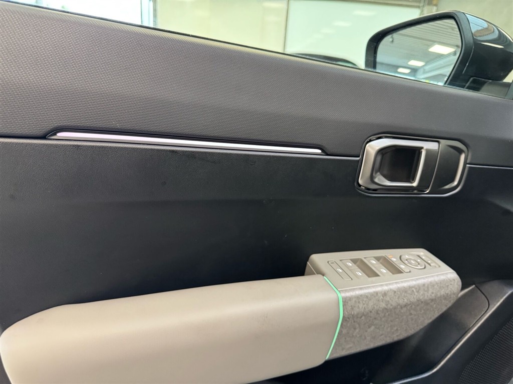 Kia EV4 Standard Range Access 204HK 5d Aut. - Image 13