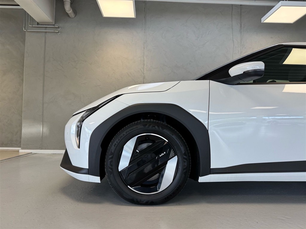 Kia EV4 Standard Range Access 204HK 5d Aut. - Image 4