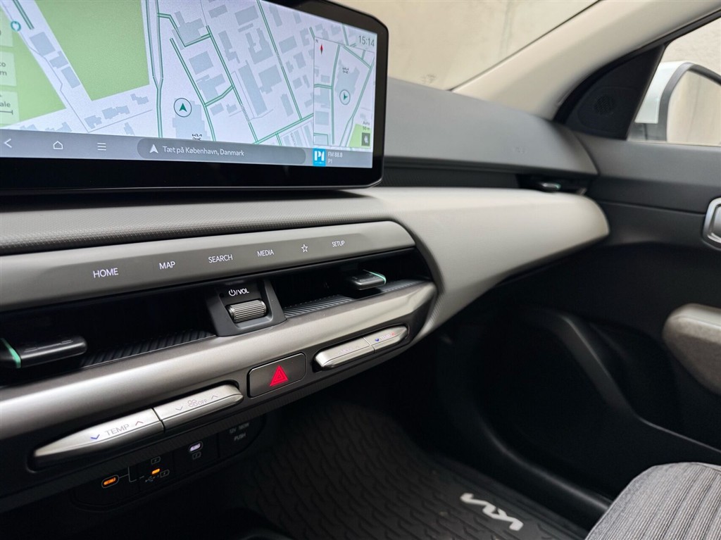 Kia EV4 Standard Range Access 204HK 5d Aut. - Image 18