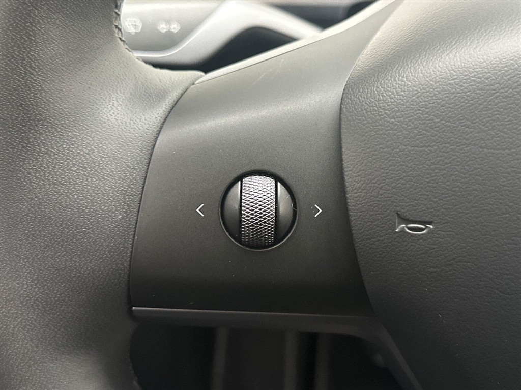 Tesla Model Y EL Long Range AWD 514HK 5d Aut. - Image 16