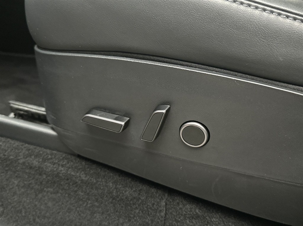 Tesla Model Y EL Long Range AWD 514HK 5d Aut. - Image 22