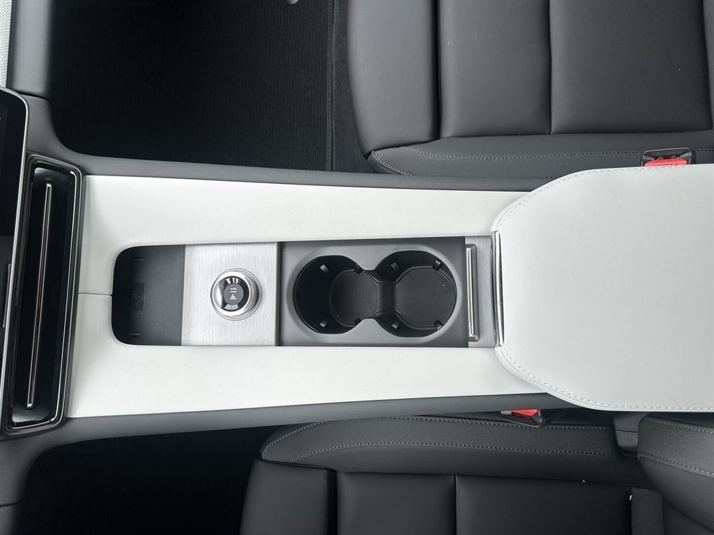 Polestar 4 EL LRSM Plus Pilot 272HK 5d Aut. - Image 15