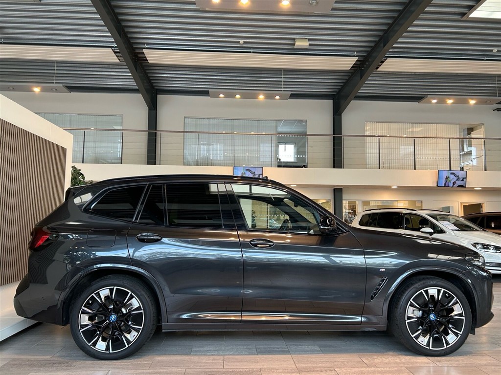 BMW iX3 EL M-Sport Charged Plus 286HK 5d Aut. - Image 3