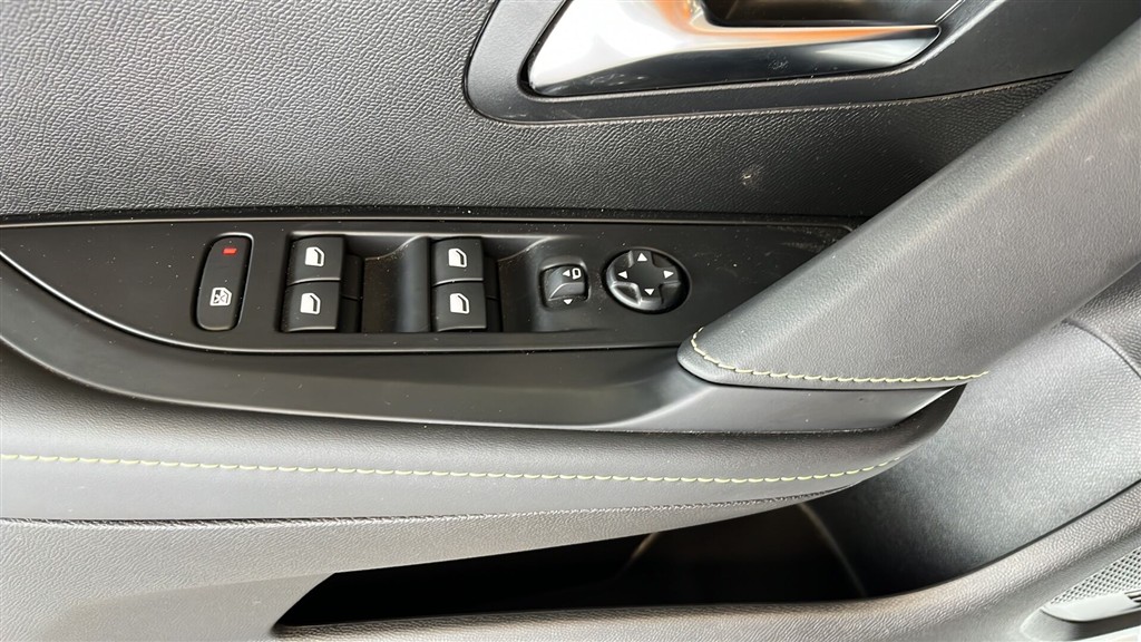 Peugeot e-208 EL GT 156HK 5d Aut. - Image 15