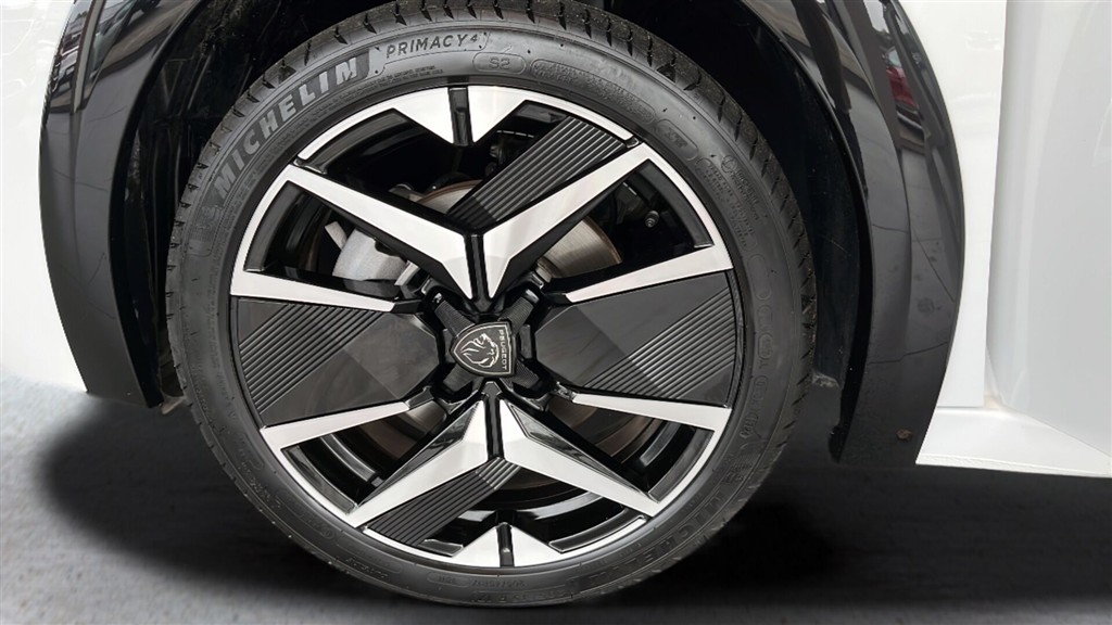Peugeot e-208 EL GT 156HK 5d Aut. - Image 16