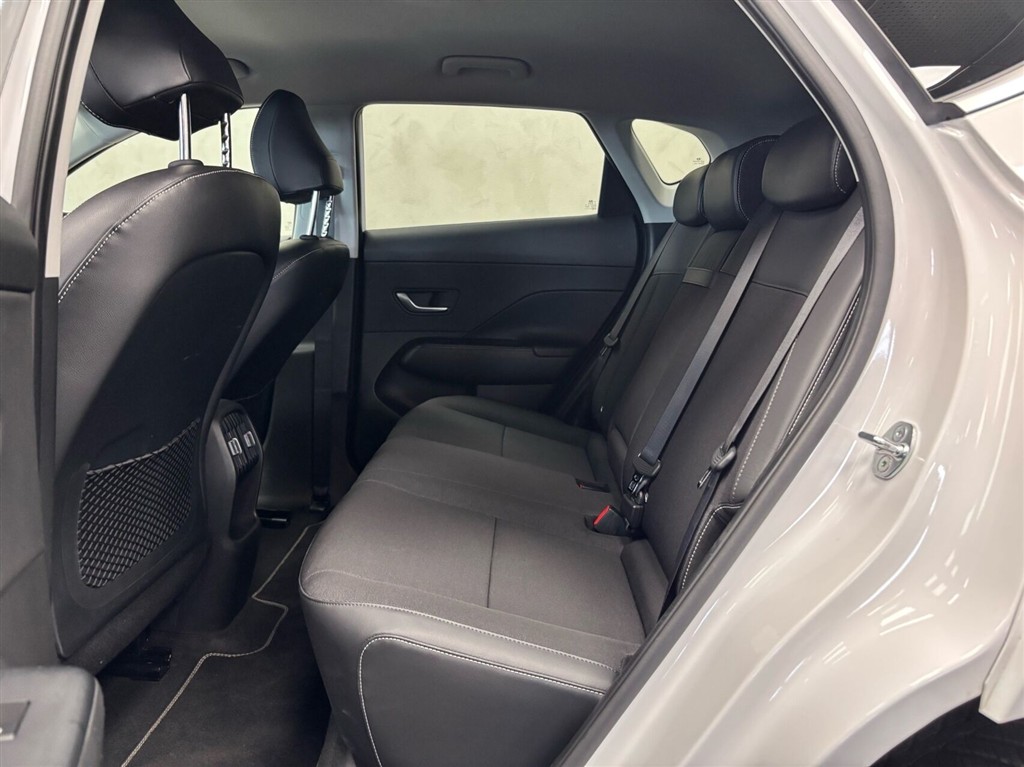 Hyundai Kona Electric 65,4 kWh Essential Long Range 217HK 5d Aut. - Image 9