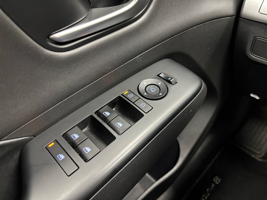Hyundai Kona Electric 65,4 kWh Essential Long Range 217HK 5d Aut. - Image 11