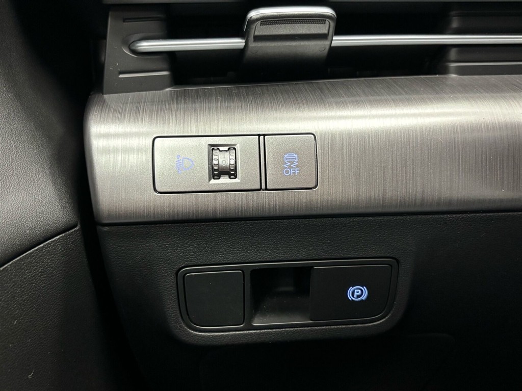 Hyundai Kona Electric 65,4 kWh Essential Long Range 217HK 5d Aut. - Image 33