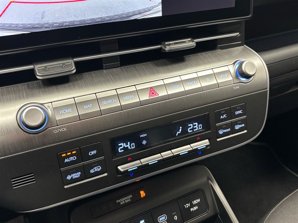 Hyundai Kona Electric 65,4 kWh Essential Long Range 217HK 5d Aut. - Image 16