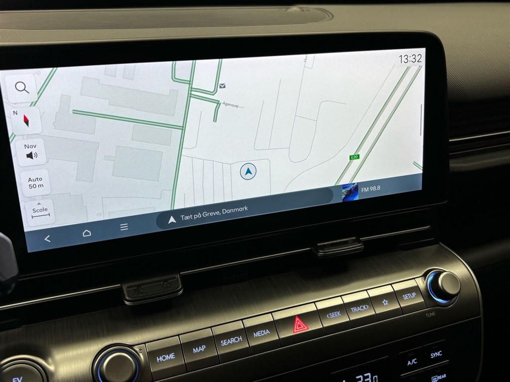 Hyundai Kona Electric 65,4 kWh Essential Long Range 217HK 5d Aut. - Image 17
