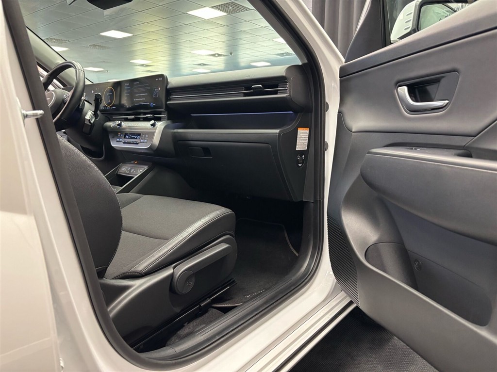 Hyundai Kona Electric 65,4 kWh Essential Long Range 217HK 5d Aut. - Image 30