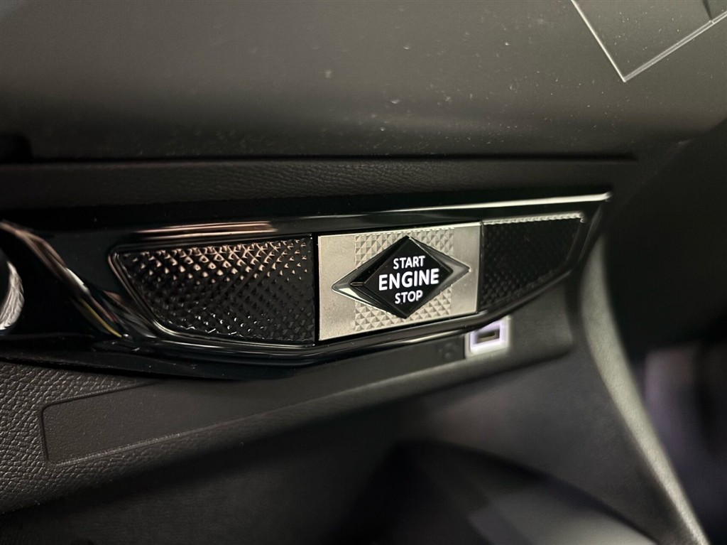DS DS3 Crossback E-Tense Performance Line+ 156HK 5d Aut. - Image 20